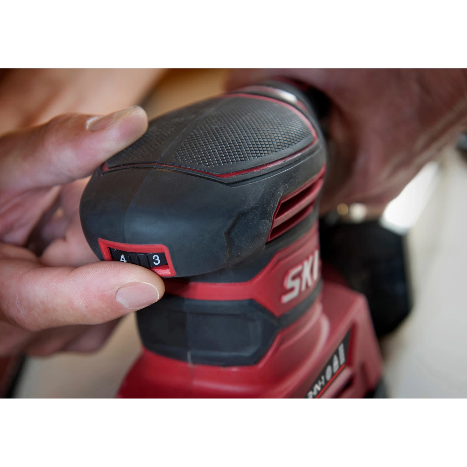 SKIL Multischuurmachine 3-in-1 (vlakschuurmachine, Excentrische Schuurmachine, Delta Schuurmachine) 7280DA 250W 6 SKIL Multischuurmachine 3-in-1 (vlakschuurmachine, Excentrische Schuurmachine, Delta Schuurmachine) 7280DA 250W - Afbeelding 6